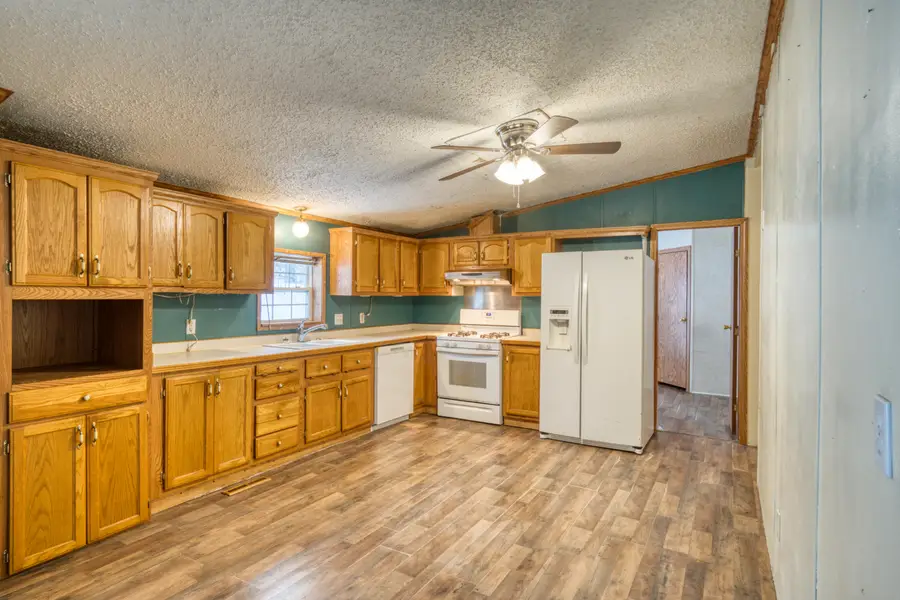 1041 S Poplar Avenue, White Cloud, MI 49349 - Image #2