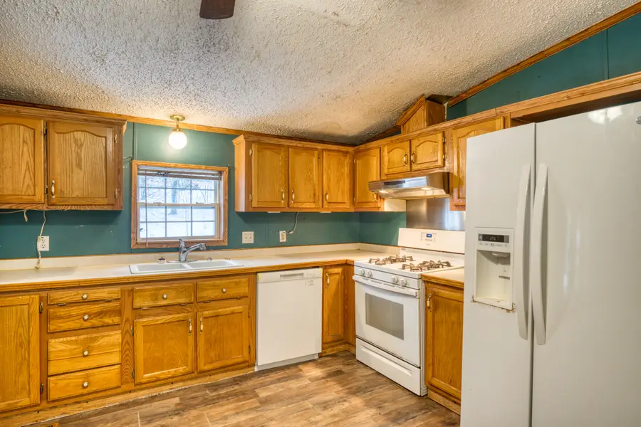 1041 S Poplar Avenue, White Cloud, MI 49349 - Image #3