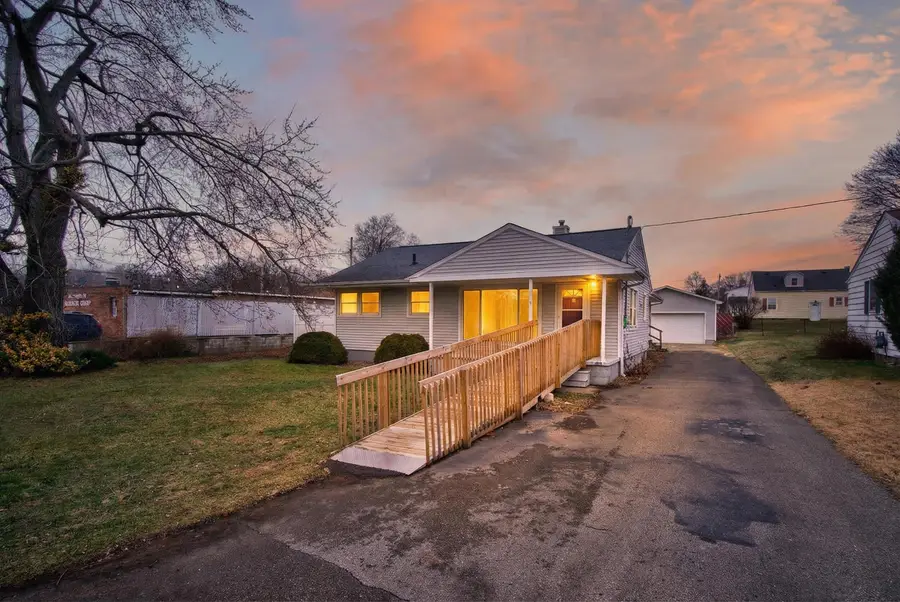 430 Peacock Walk, Jackson, MI 49202 - Image #2