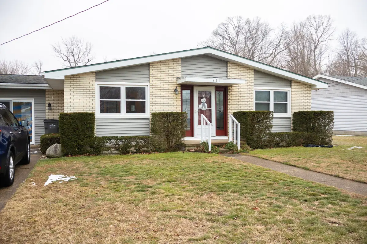 911 W Water Street, New Buffalo, MI 49117 - Image #1