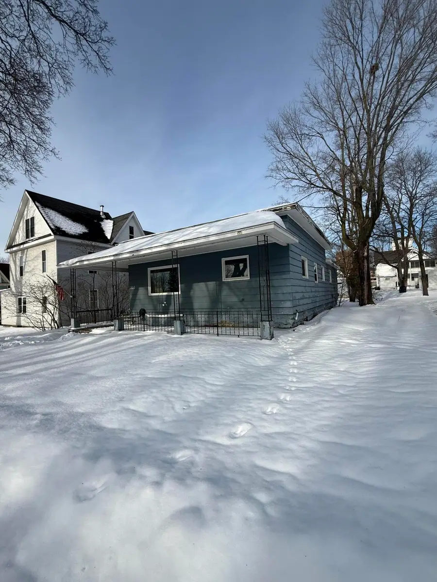 305 E Chapin Street, Cadillac, MI 49601 - Image #2