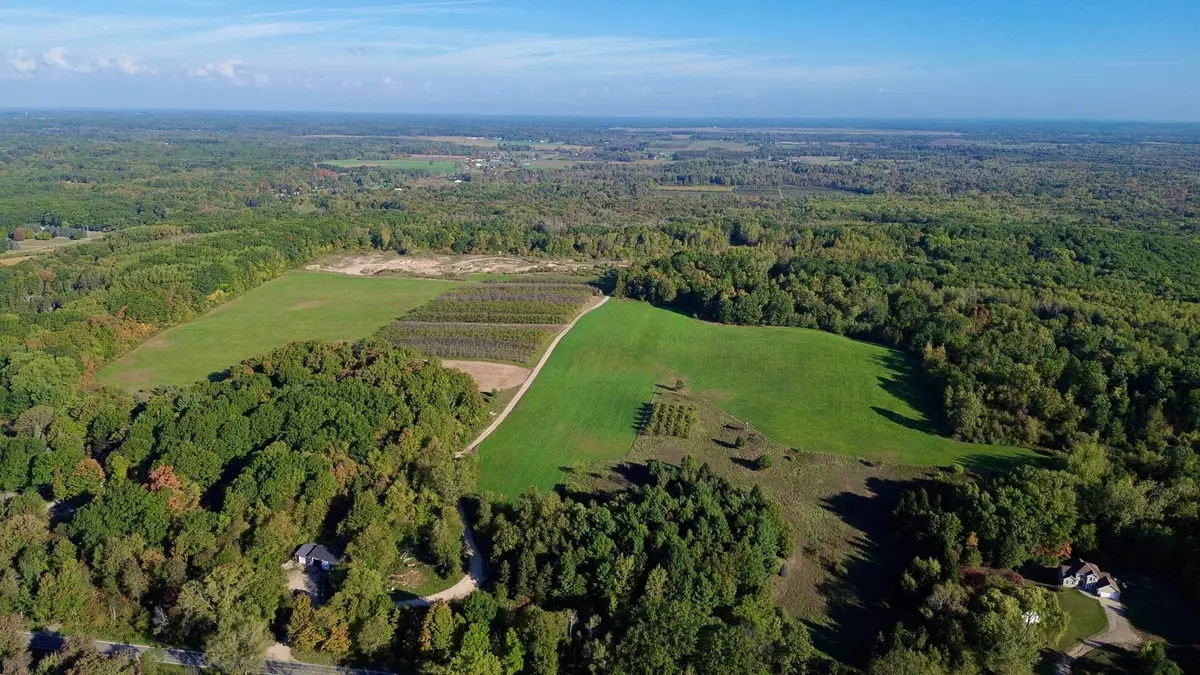 2195 20 Mile Road Nw, Kent City, MI 49330 - Image #1