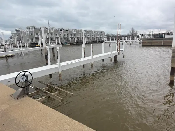 365 Peninsula #E, New Buffalo, MI 49117