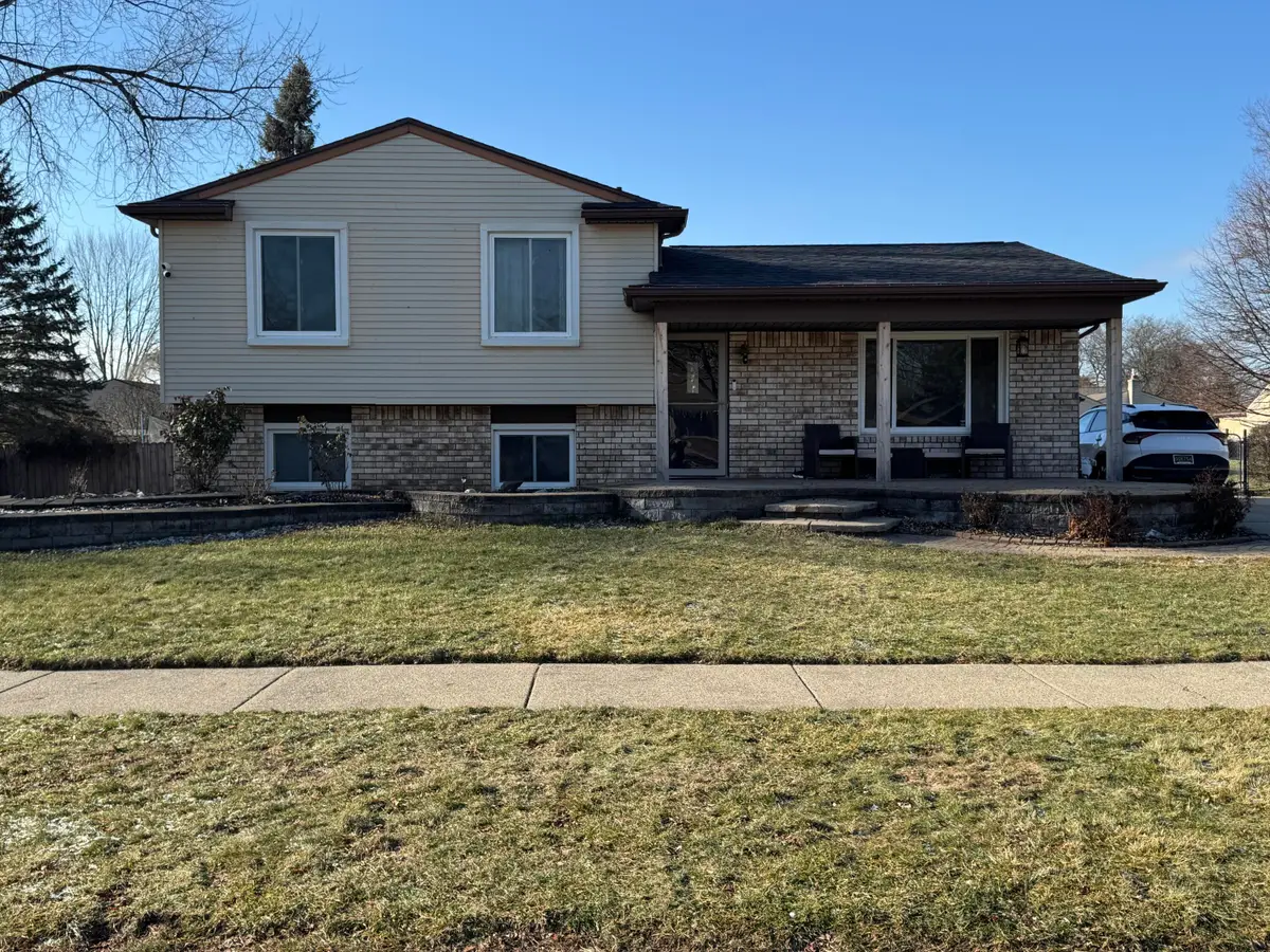 39825 Wolo Court, Clinton Township, MI 48038 - Image #1