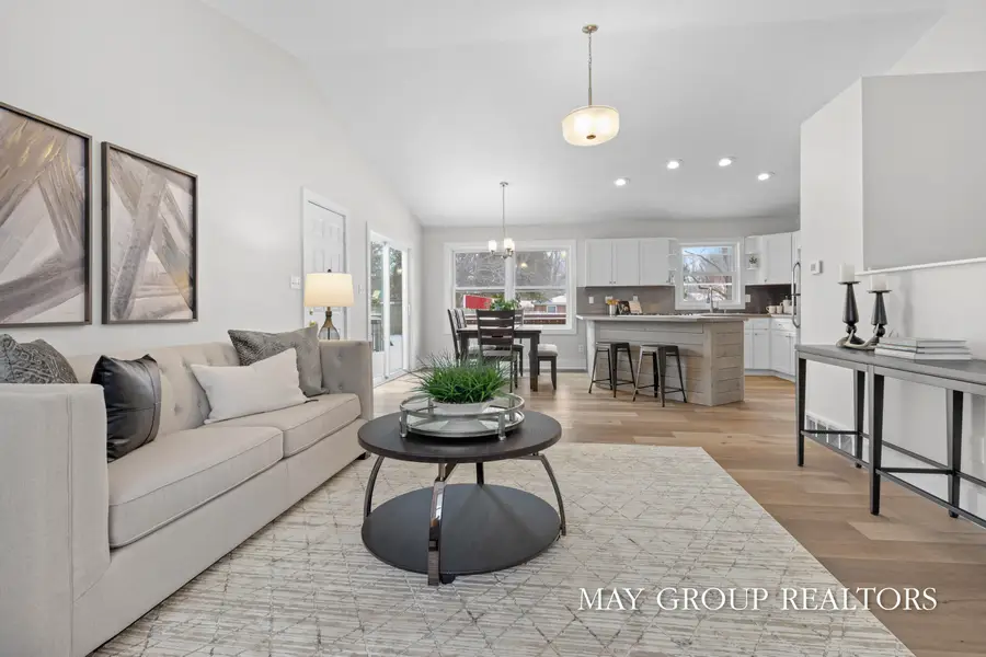 2851 Dean Lake Avenue Ne, Grand Rapids, MI 49505 - Image #2