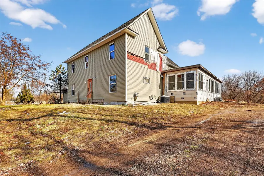 2328 Dean Lake Avenue Ne, Grand Rapids, MI 49505 - Image #2