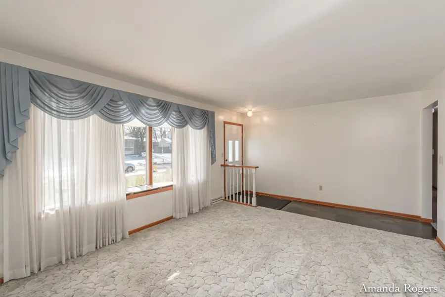 1825 Pine Bluff Se, Grand Rapids, MI 49508 - Image #3