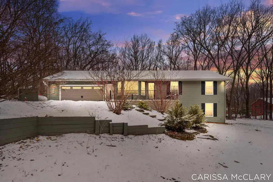 8409 Squires Street Ne, Rockford, MI 49341 - Image #2