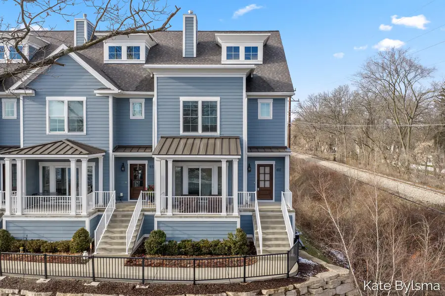 657 Greenslate Drive Se, Ada, MI 49301 - Image #2