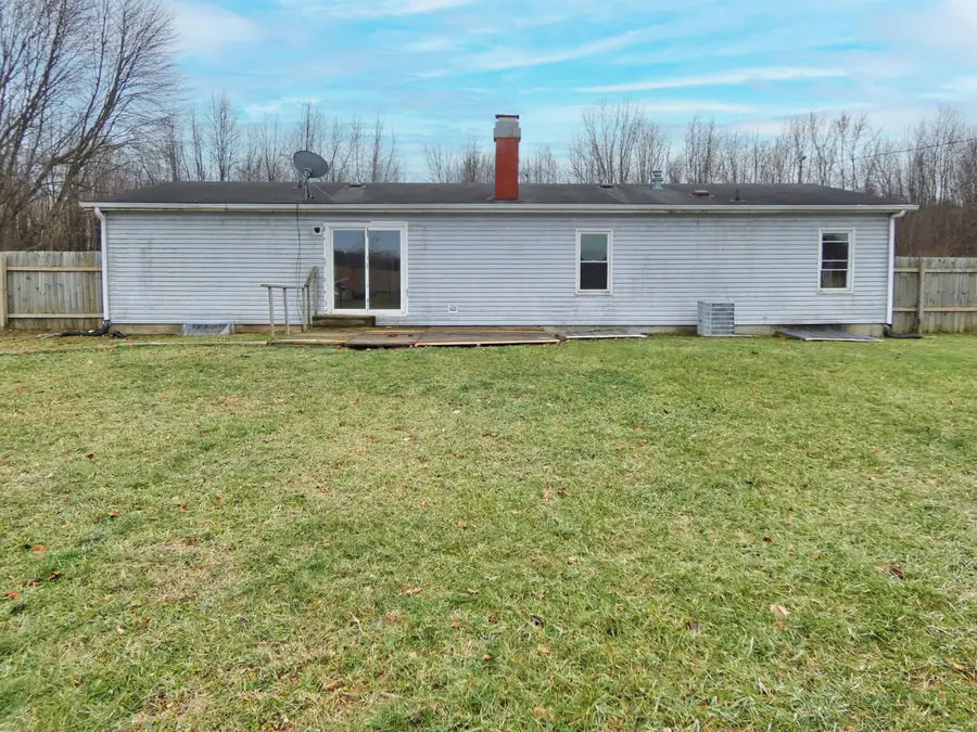 23316 N Shore Drive, Edwardsburg, MI 49112 - Image #2