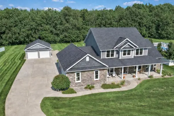 3700 Oakharbor Street, Kalamazoo, MI 49009