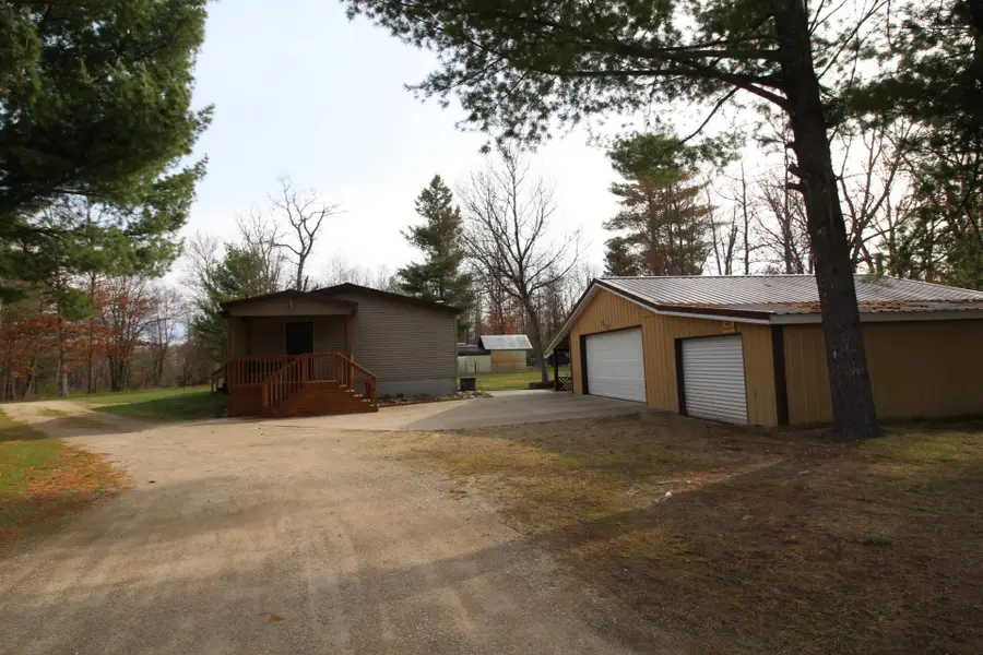 8458 S Broadway, Idlewild, MI 49642 - Image #2