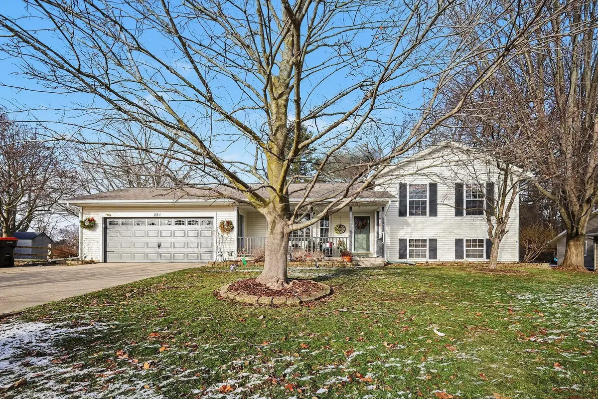 221 Glen Eagle Drive Ne, Rockford, MI 49341 - Image #1