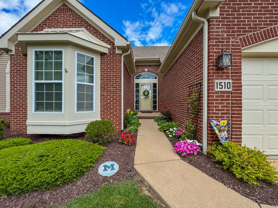 1510 Andover Circle, Commerce Township, MI 48390 - Image #2