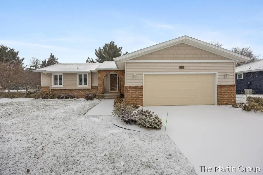 2921 Rosewood Street, Hudsonville, MI 49426 - Image #2