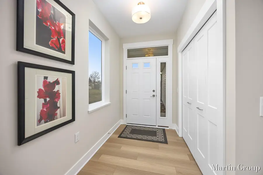 2247 Watertown Way Ne, Grand Rapids, MI 49505 - Image #2