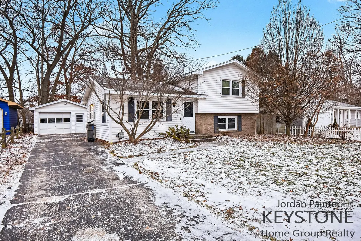 1510 Southlawn Drive Sw, Wyoming, MI 49509 - Image #1