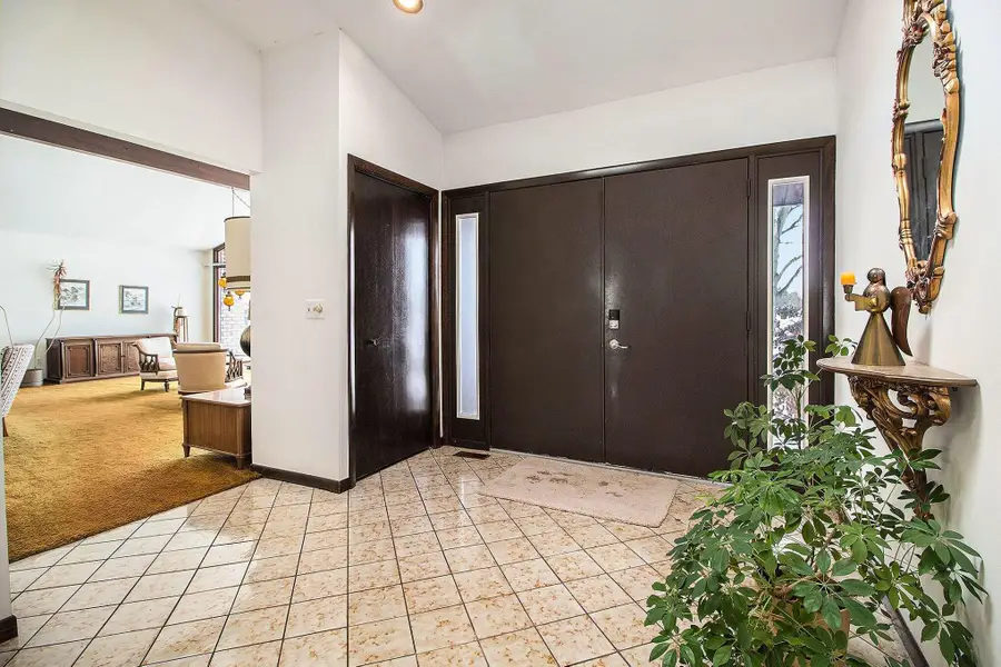 2827 Fairway Drive, Saline, MI 48176 - Image #3