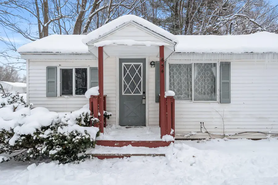 654 Vernon Street, Allegan, MI 49010 - Image #2
