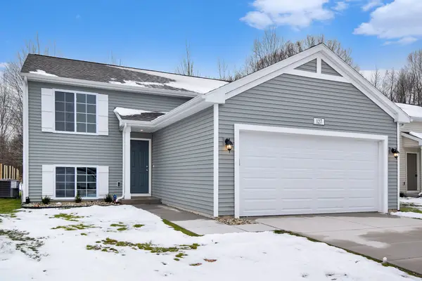 2239 Kingston Farm Lane, Ionia, MI 48846