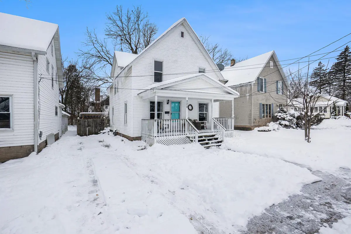 208 W Sheridan, Fremont, MI 49412 - Image #1