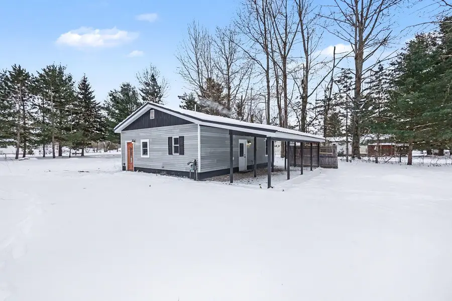 4997 S Croton Hardy Drive, Newaygo, MI 49337 - Image #3