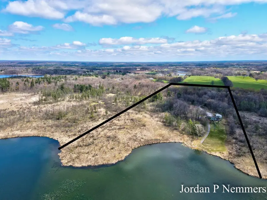 12375 Overlook Drive Ne, Greenville, MI 48838 - #2