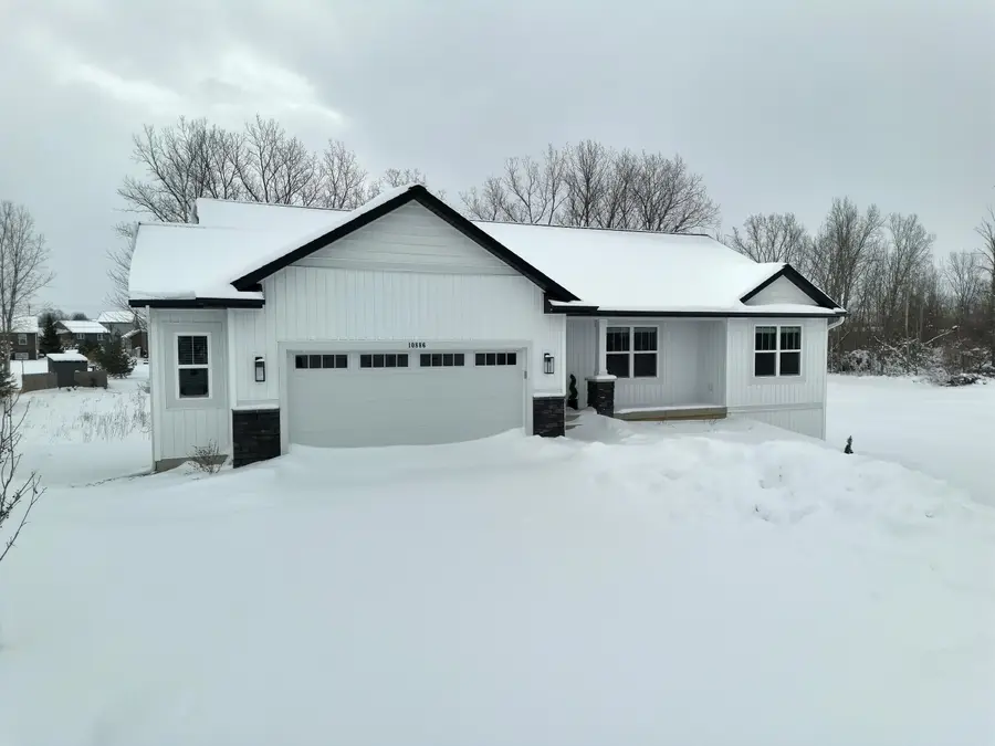 10886 Douglas Drive, Allendale, MI 49401 - Image #2