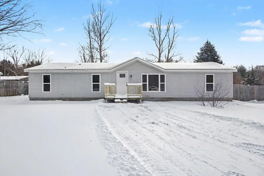5900 E 36th Street, White Cloud, MI 49349 - Image #2