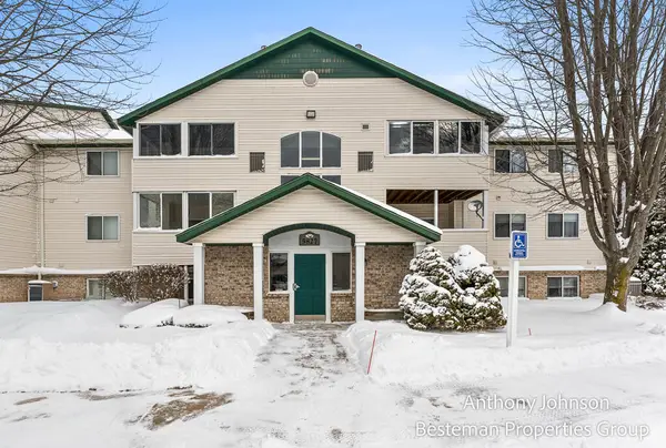 5827 Crosswinds Drive #22, Norton Shores, MI 49444