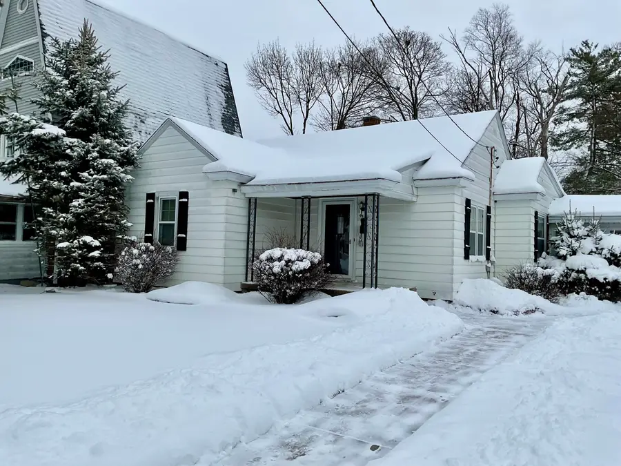 4432 Pinehurst Avenue Sw, Wyoming, MI 49548 - Image #2