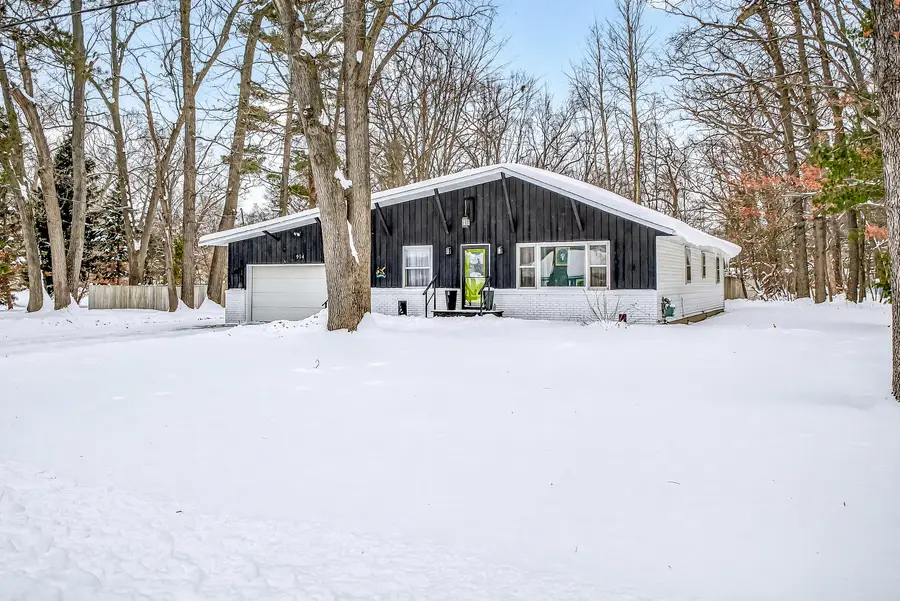 914 Victor Avenue, Muskegon, MI 49445 - Image #2