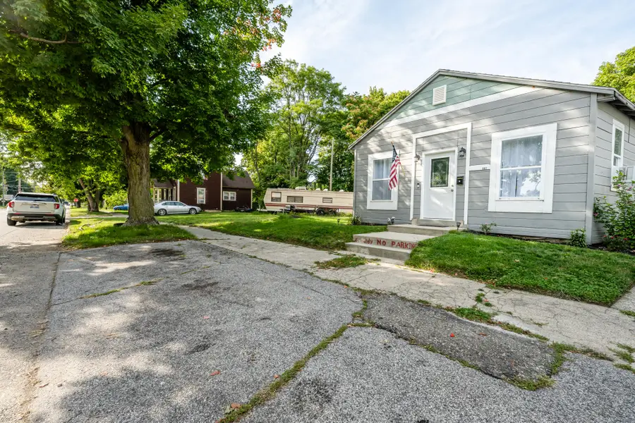 307 E Telegraph Street, Dowagiac, MI 49047 - #3