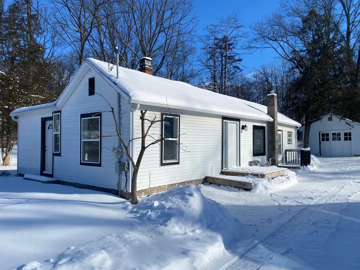 558 Cyrus Street, Ionia, MI 48846 - Image #1