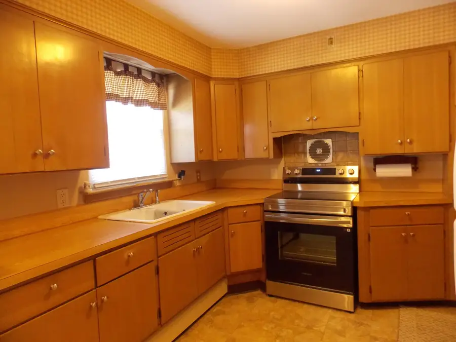 1032 Sutton Street, Saginaw, MI 48602 - Image #2