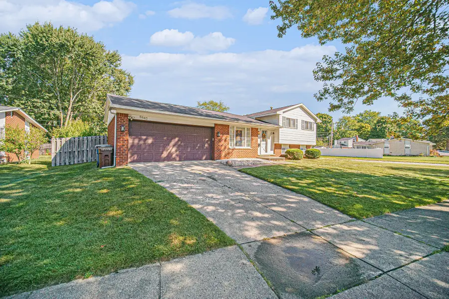 8843 Nottingham Drive, Ypsilanti, MI 48198 - Image #3