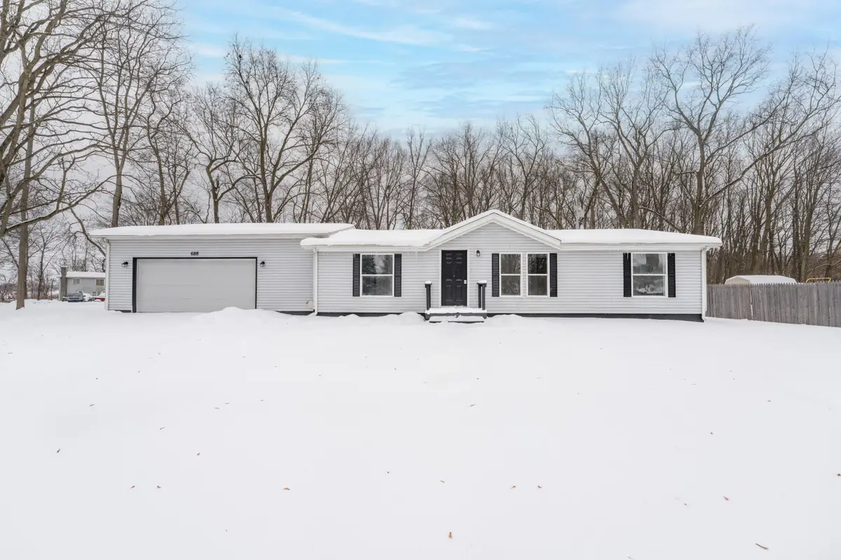 6818 E T Avenue, Vicksburg, MI 49097 - Image #1