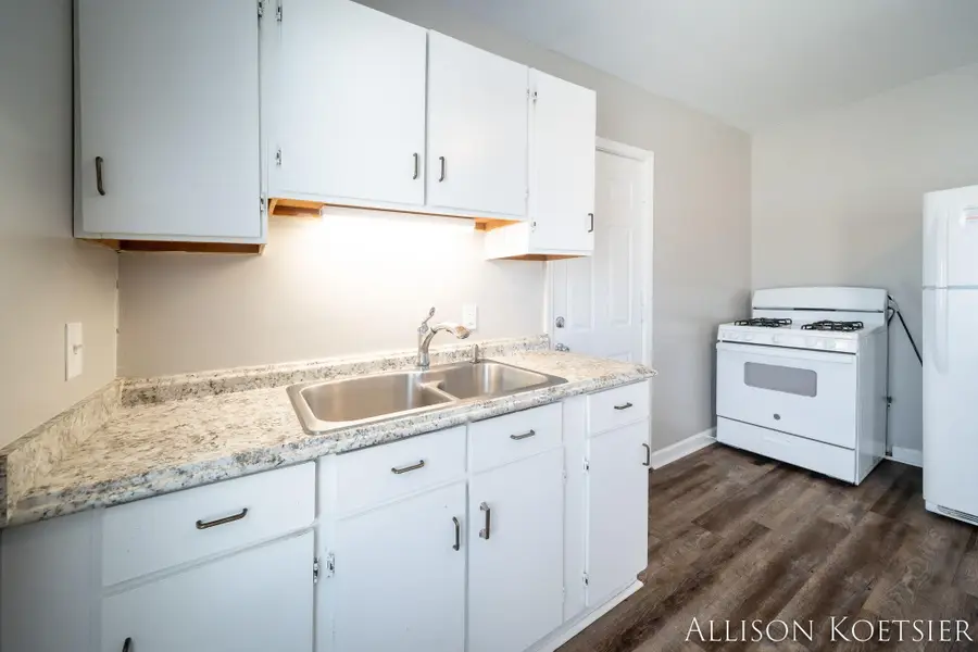 1750 Godfrey Avenue Sw, Wyoming, MI 49509 - Image #2