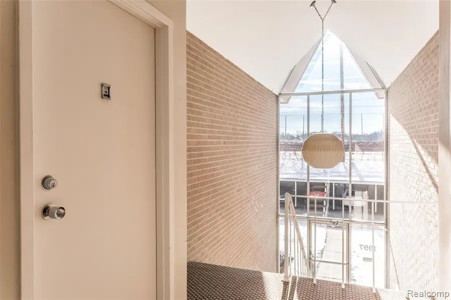 1997 Klingensmith Road #55, Bloomfield Hills, MI 48302 - Image #2