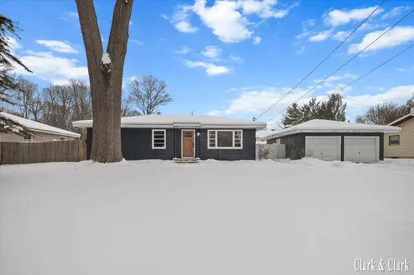 3958 Oak Valley Avenue Sw, Wyoming, MI 49519