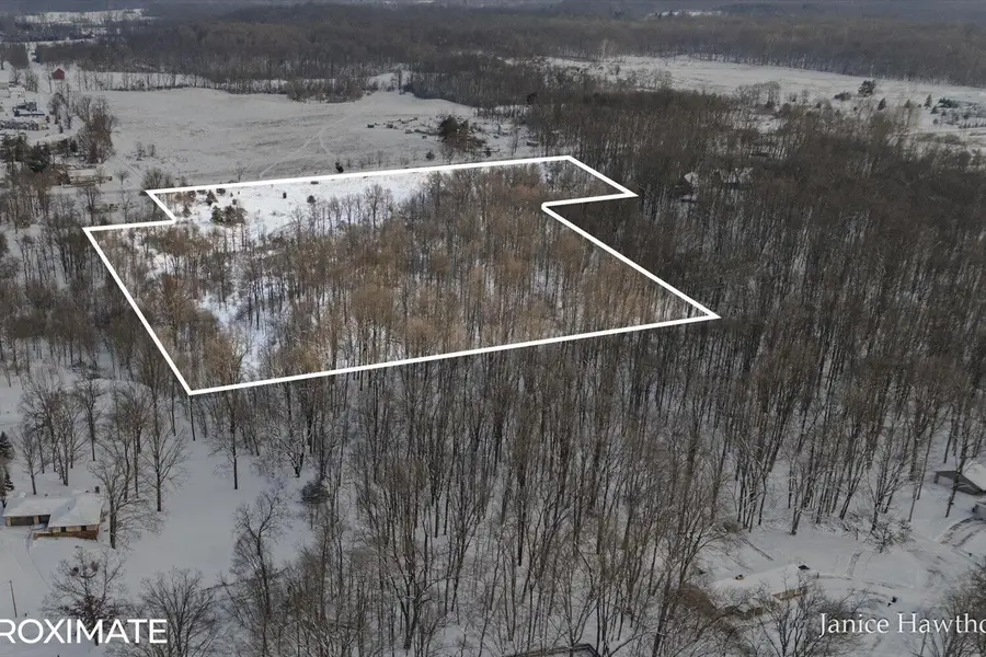 700 E Woodlawn Avenue, Hastings, MI 49058 - #2