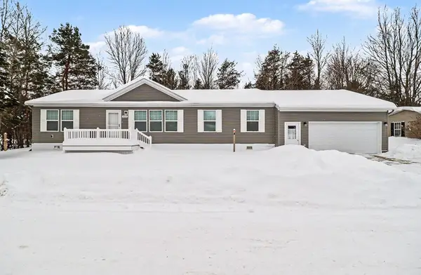 3621 W Woodview Drive, Ludington, MI 49431