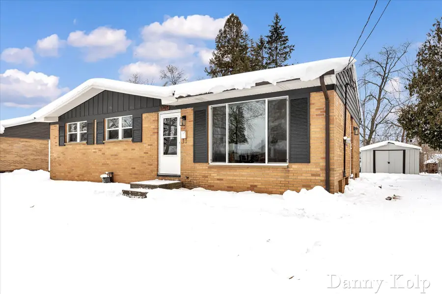 1701 Carlton Avenue Ne, Grand Rapids, MI 49505 - Image #2