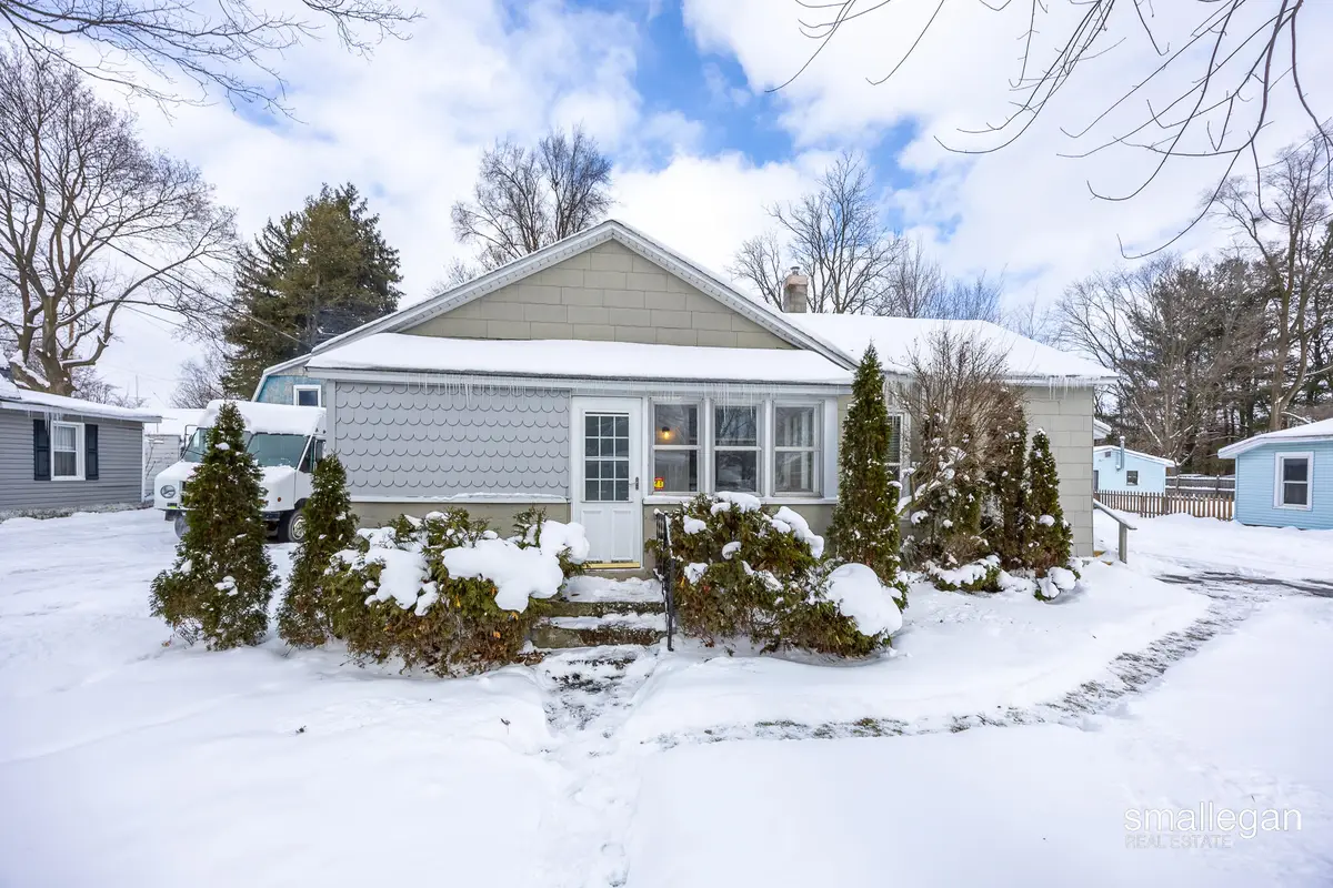 408 E Market Street, Greenville, MI 48838 - #1