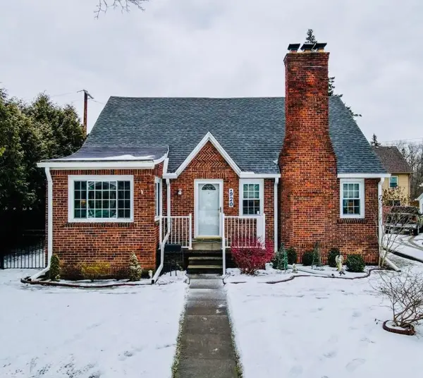 920 Clinton Avenue, St. Clair, MI 48079