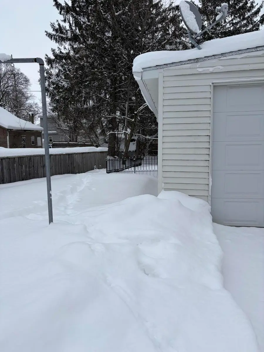 106 N Reinberg Avenue, Scottville, MI 49454 - #2