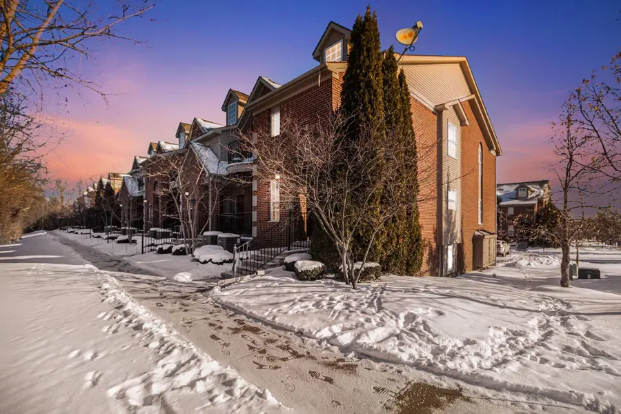 217 W Oakbrook Drive, Ann Arbor, MI 48103 - Image #2