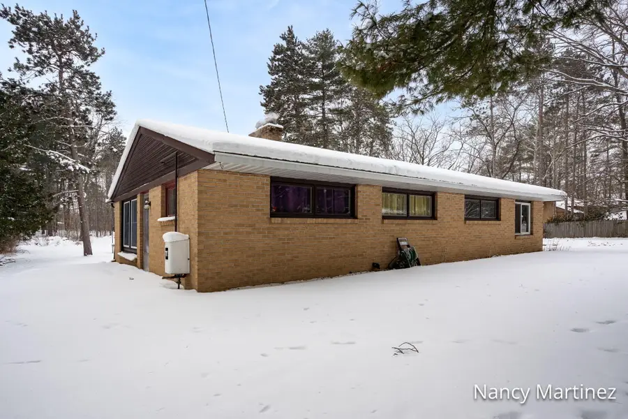 1301 Waukazoo Street, Hastings, MI 49058 - Image #2