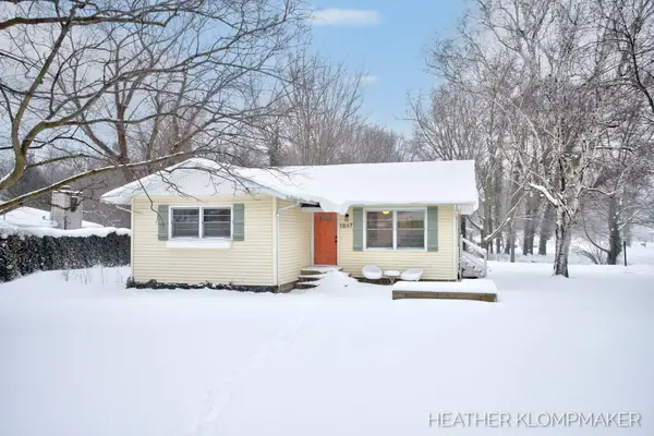 1647 W Lakewood Boulevard, Holland, MI 49424