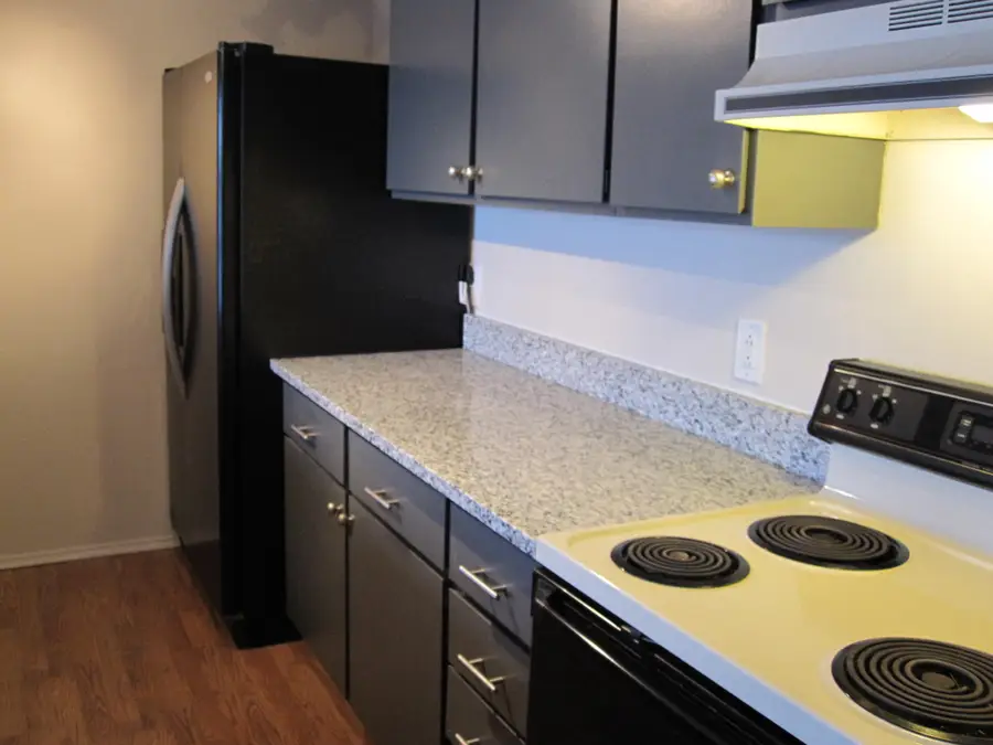 820 Cliffs Drive #306, Ypsilanti, MI 48198 - Image #3